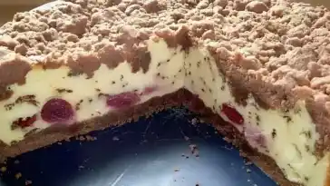 Quark Streuselkuchen mit Vanille Kirschfüllung