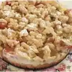 Rhabarberkuchen mit Vanillecreme und Streusel