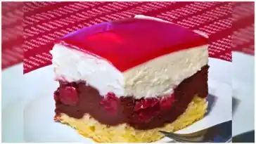 Rotkäppchenkuchen auf dem Blech, der süchtig macht