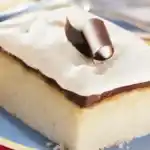 Rührkuchen mit Vanillepudding und Sahnecreme