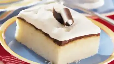 Rührkuchen mit Vanillepudding und Sahnecreme
