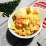 Russischer Reissalat mit Surimi oder Shrimps