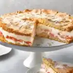 SCHNEEMOUSSE ERDBEERTORTE: Eine Köstlichkeit für alle Sinne
