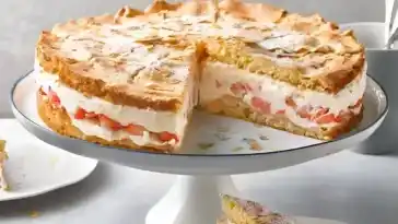 SCHNEEMOUSSE ERDBEERTORTE: Eine Köstlichkeit für alle Sinne