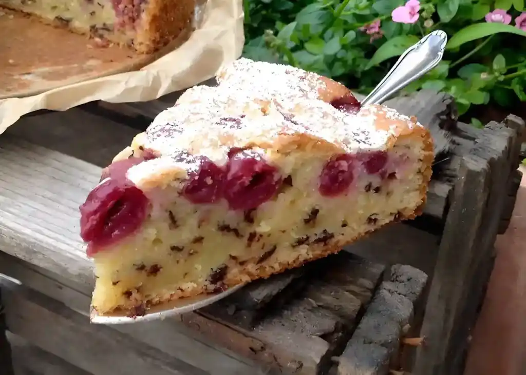 Saftiger Rührkuchen mit Kirschen !