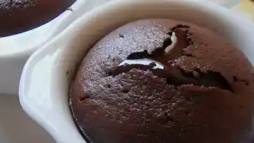 Schokoladenkuchen mit flussigem Kern a la Italia 4x