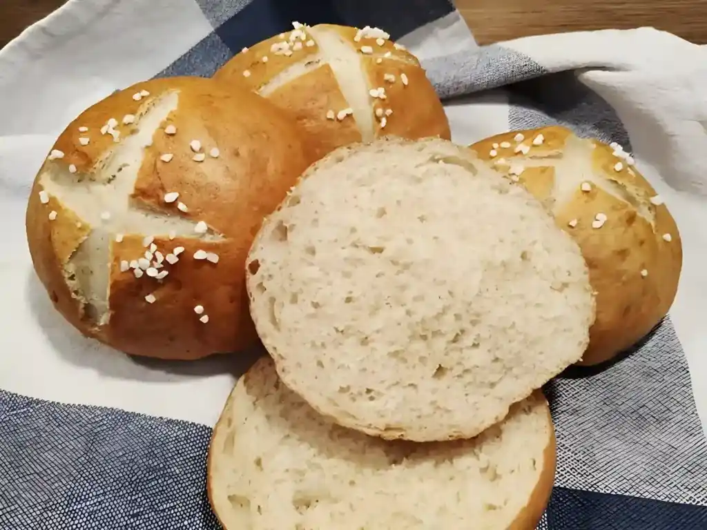 Schwäbische Laugenbrötchen