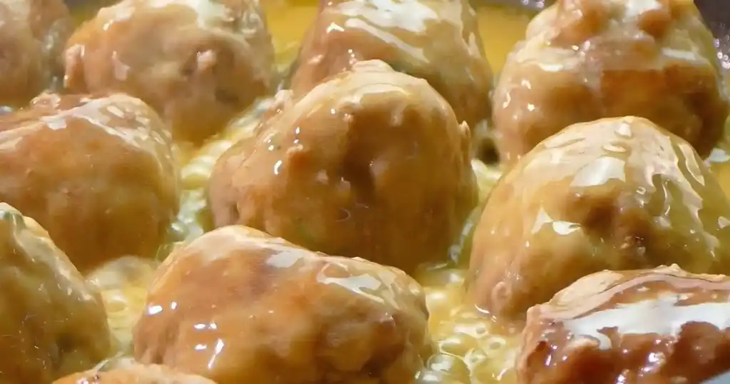 Schwedische hackbällchen in champignon rahmsoße