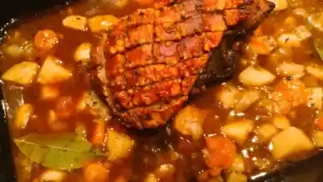 Schweinebraten, resche Kruste, leckere Soße