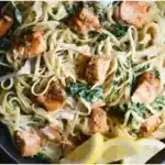 Spaghetti mit Lachs und Spinat