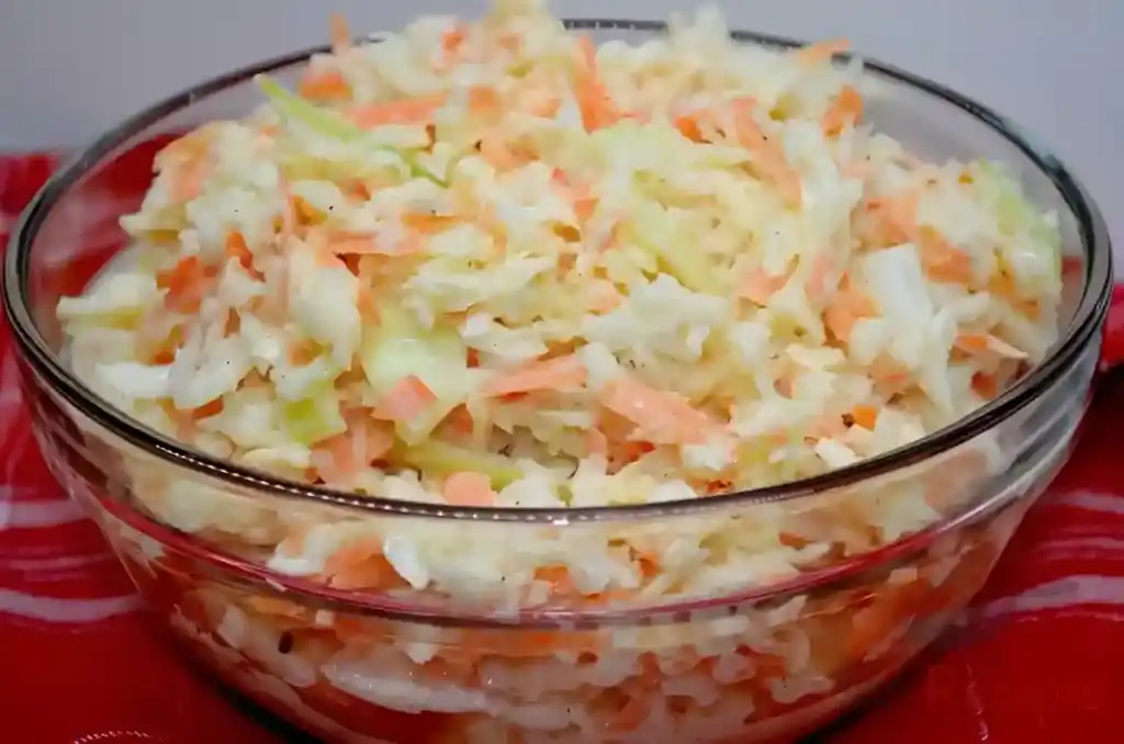 Super schmackhafter Weißkohl-Möhren-Salat wie aus dem Restaurant