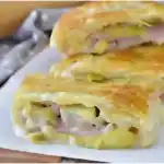Taschen gefüllt mit Schinken und Käse