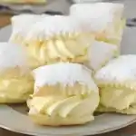 Teilchen gefüllt mit Paradiescreme !