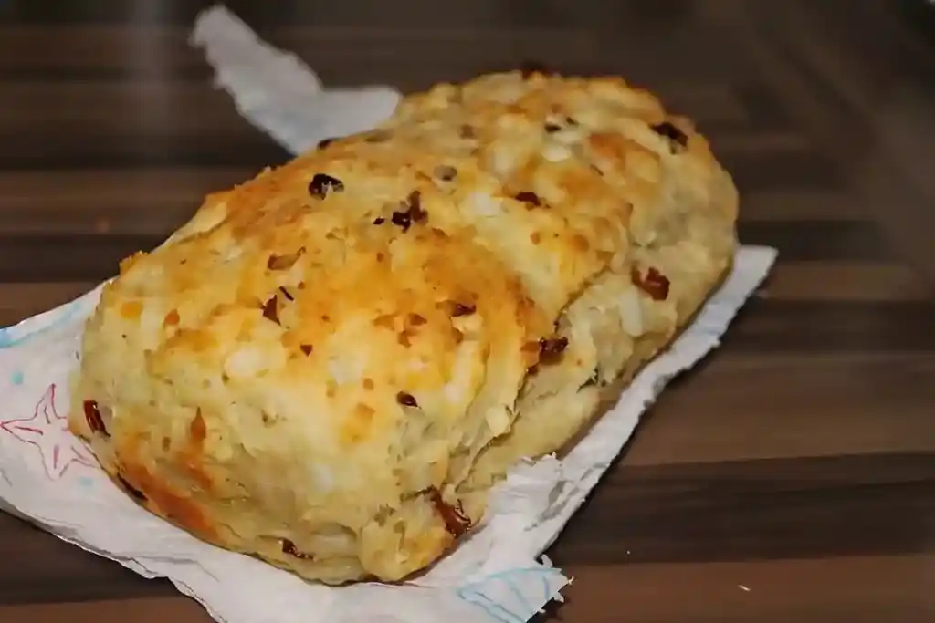 Tomaten-Zwiebel-Brot