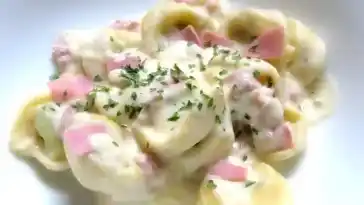 Tortellini in cremiger Schinken Sahne Sauce 4x