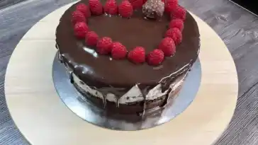 Tricolore-Torte mit Ferrero Rocher