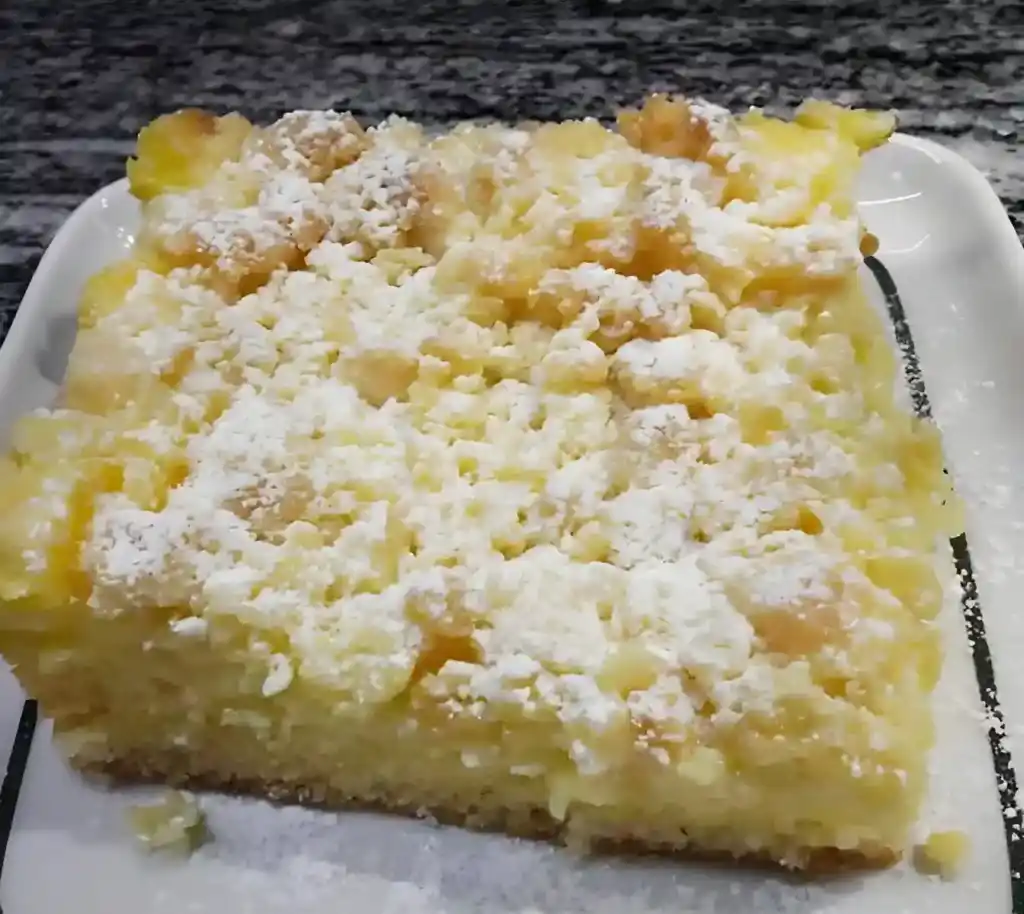 Versunkener Streuselkuchen mit Vanillepudding