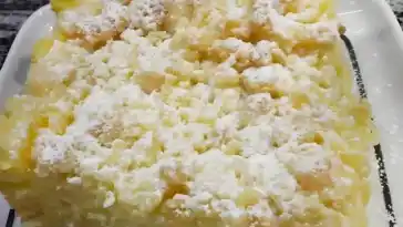 Versunkener Streuselkuchen mit Vanillepudding