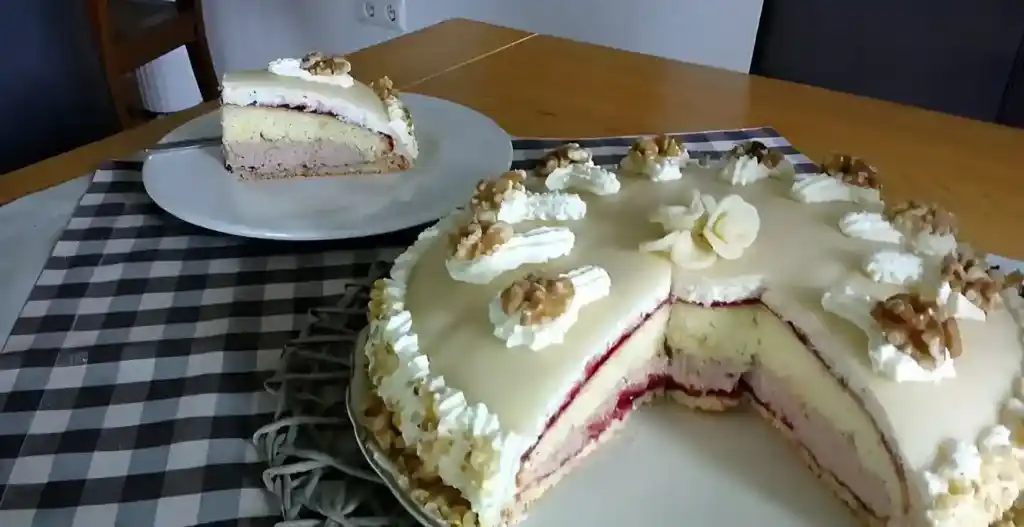 Walnuss – Marzipan Torte