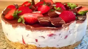 YOGURETTE ERDBEER TORTE