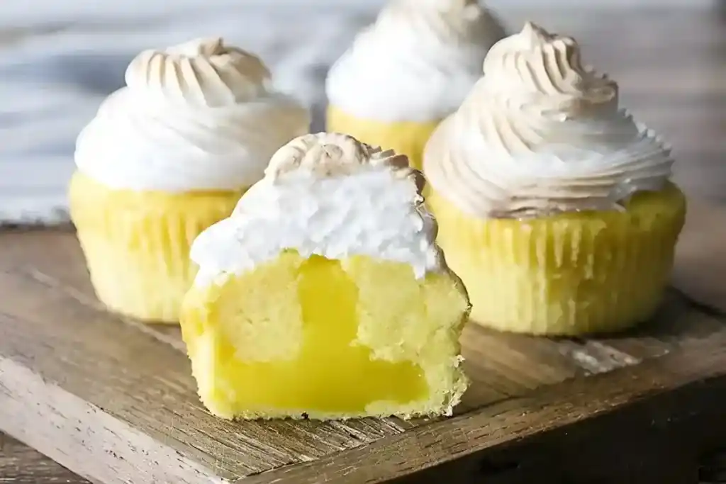 Zitronen Cupcakes mit Baiser-haube