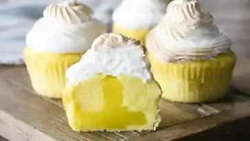 Zitronen Cupcakes mit Baiser-haube (Für ca. 12 cupcakes)