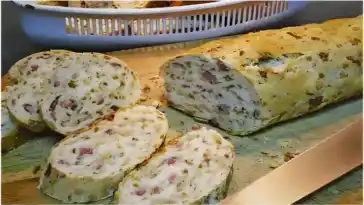 Zwiebel-Käse-Schinken-Brot Rezept