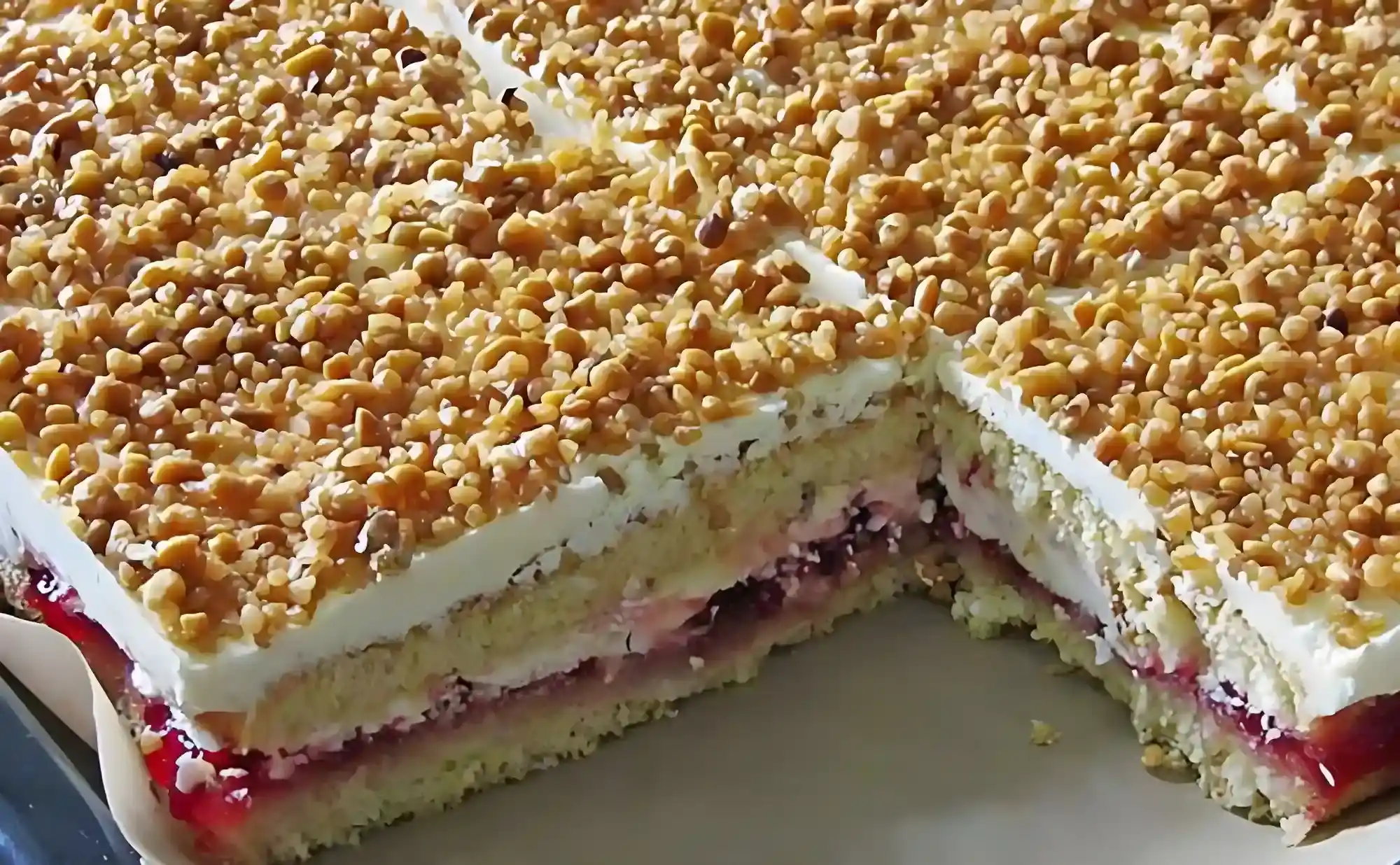 Frankfurter Kranz Schnitten vom Blech