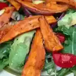 Herbstsalat mit gerösteten Süßkartoffeln
