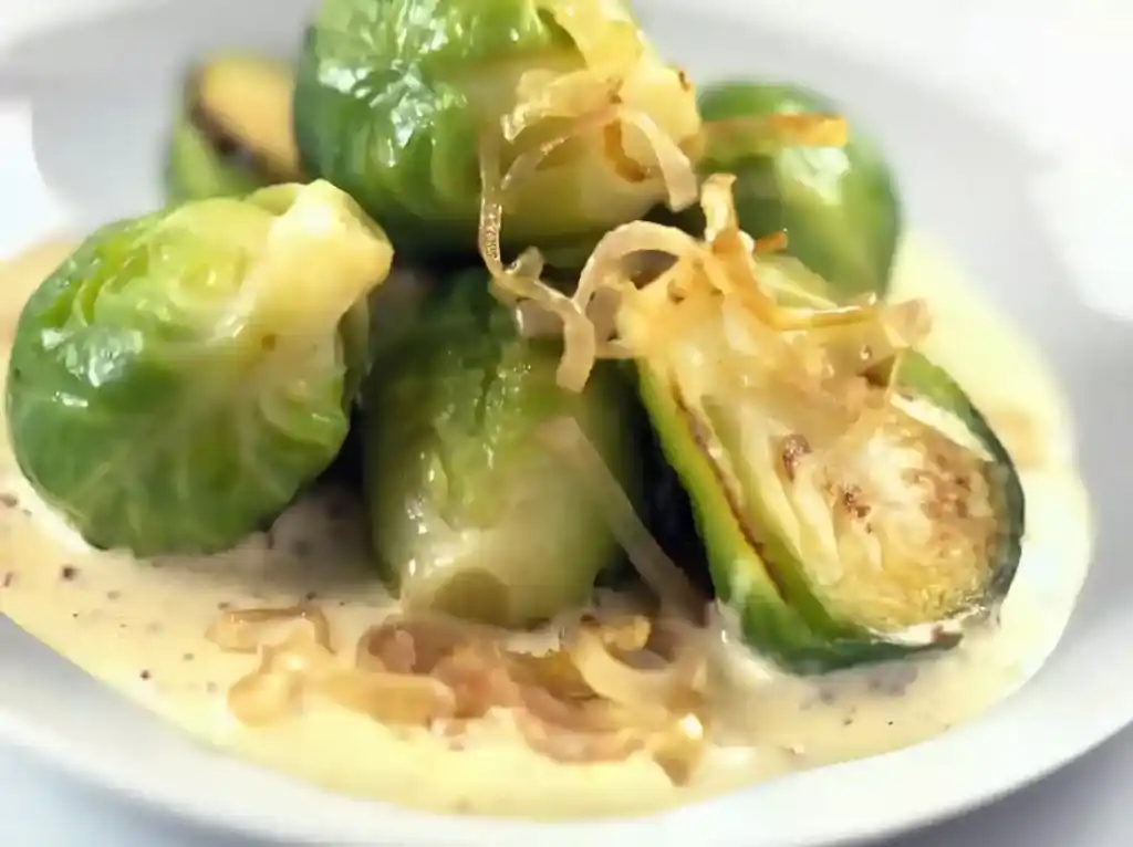 leckeres Rosenkohl in Frischkäse-Senfsauce