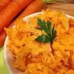 Möhrensalat mit Knoblauch und Mayonnaise