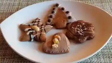 Plätzchen-Baumschmuck aus Lebkuchen