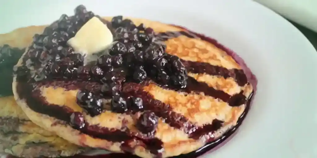 Blaubeer Pancakes aus Mandelmehl