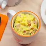 Fruhstuck in der Tasse aus der Mikrowelle W2xEX 4x 2n