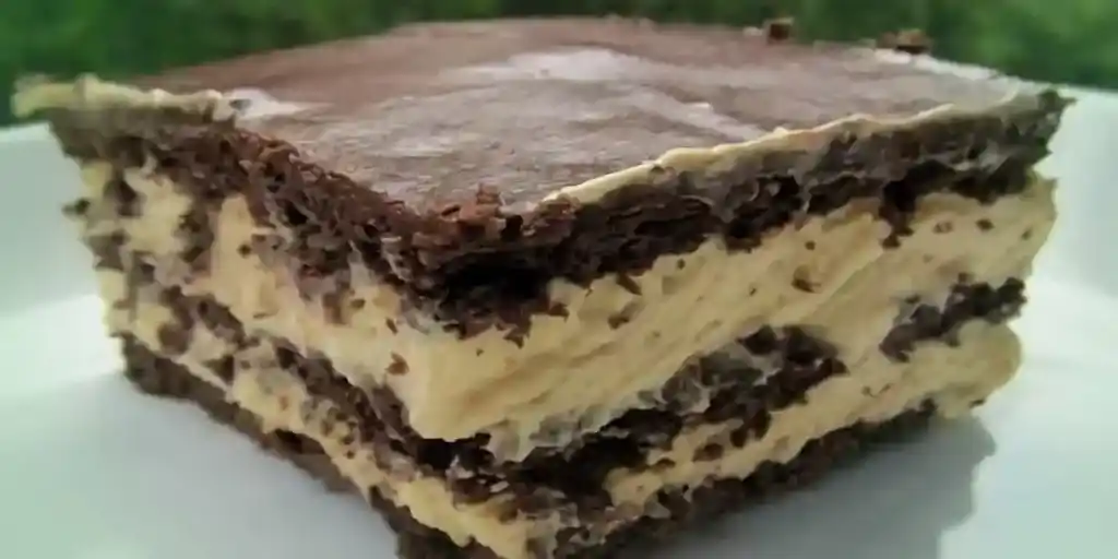 Kalorienarme Eclair Kuchen mit Schoko Cookies und Vanillepudding