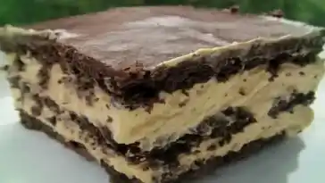 Kalorienarme Eclair Kuchen mit Schoko Cookies und Vanillepudding