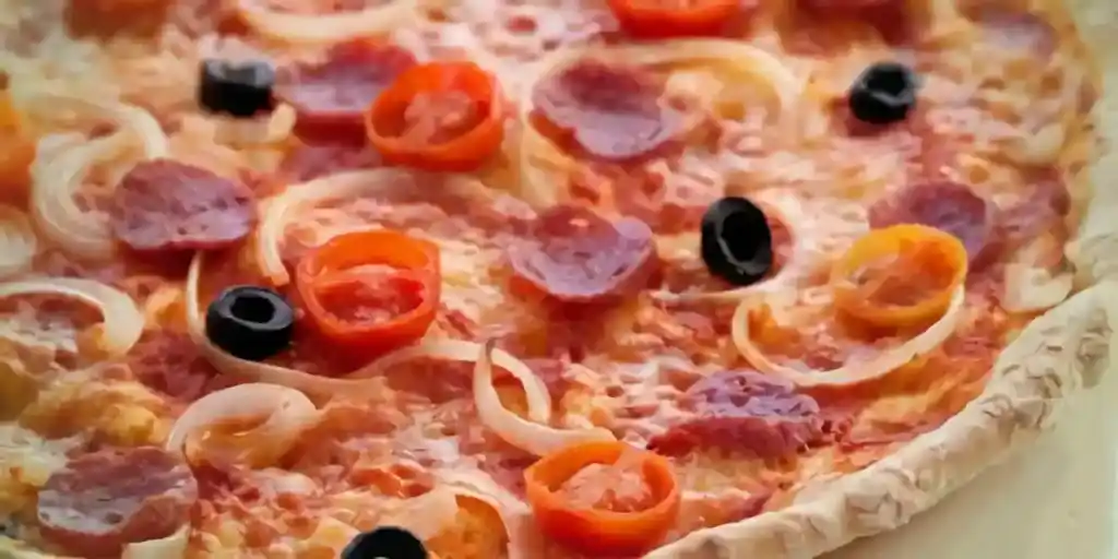 Kalorienarme Pizza-salami