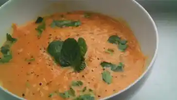 Karotten-Hackfleisch Suppe