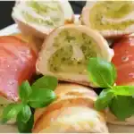 Käse-Brokkoli Hähnchenröllchen im knusprigen Speckmantel