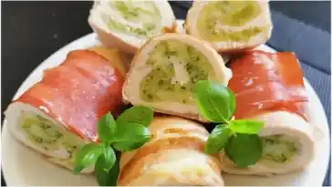 Käse-Brokkoli Hähnchenröllchen im knusprigen Speckmantel