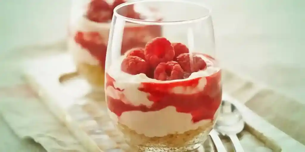 Low Carb Himbeer-Käsekuchen im Glas Einfach und schnell