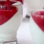 Panna Cotta mit Erdbeersauce