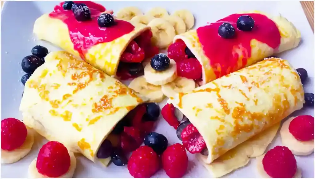 Protein-Quarkpfannenkuchen mit Blaubeer-Himbeerfüllung