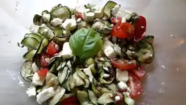 Zucchini Tomaten Salat 4x
