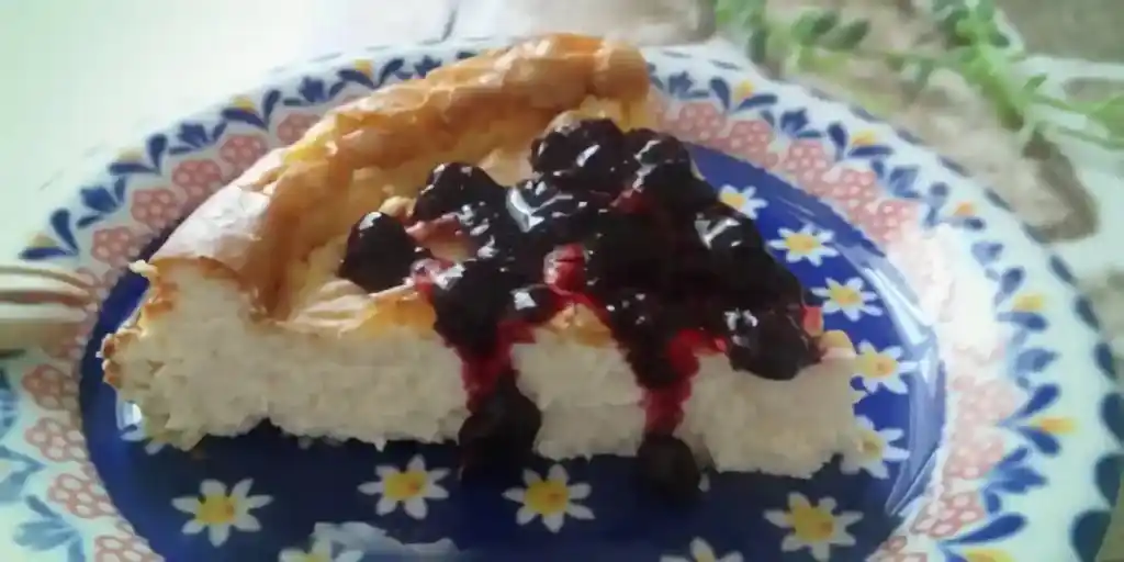 Kalorienarmer Diät Käsekuchen mit Heidelbeerguss