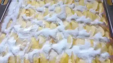 Apfelkuchen auf dem Blech