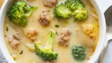 Brokkoli-Currysuppe mit Klößchen: Ein köstliches Rezept