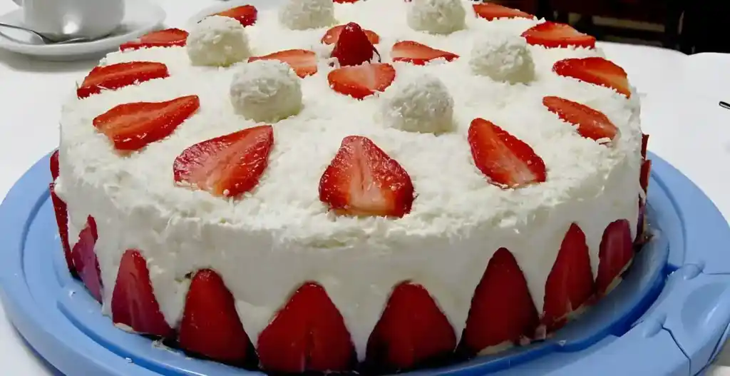 Erdbeer-Raffaello-Torte