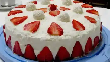 Erdbeer-Raffaello-Torte