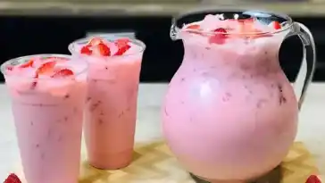 Erdbeerbowle mit Joghurt: Ein erfrischendes Sommergetränk!
